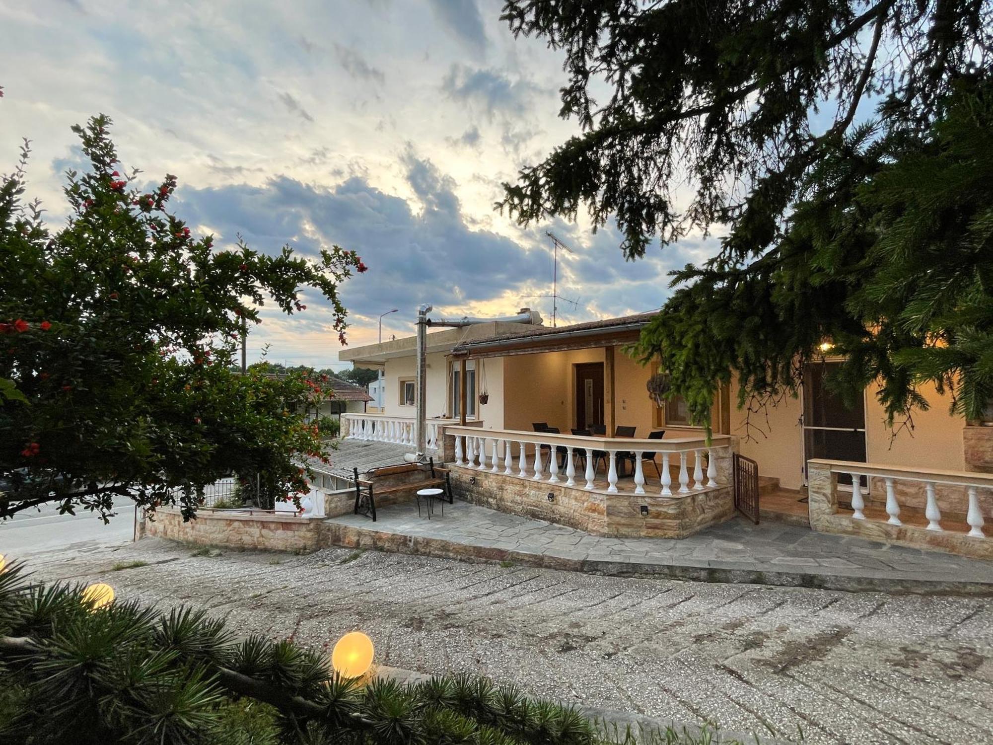 Aristides Guesthouse Krinidhes Экстерьер фото